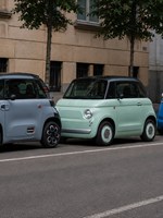 Immagine Sosta a pagamento e agevolazioni: cosa devono fare i proprietari di mini car, veicoli elettrici e ibridi plug-in